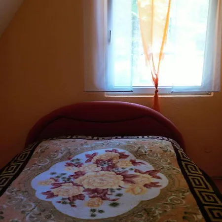 Vikendica Brusnica Apartment *